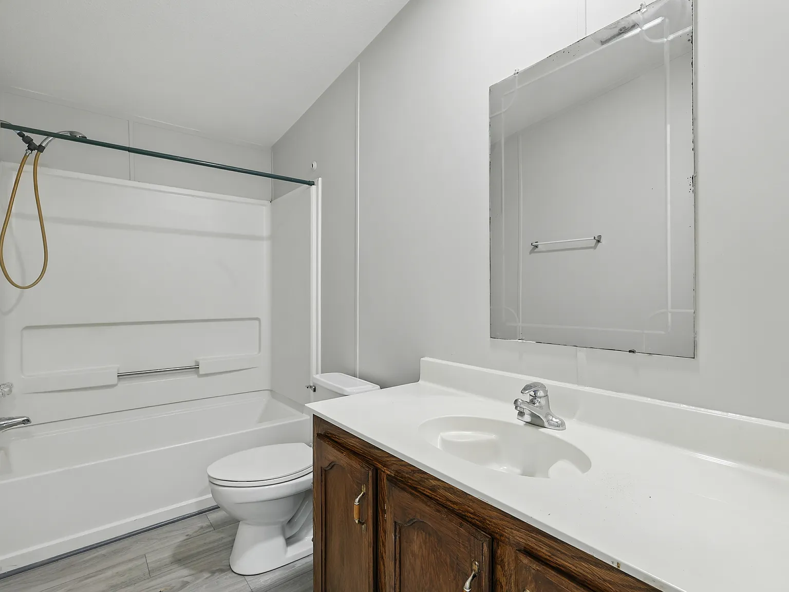 3 bed, 1848 sqft, $2,100 — Photo 2