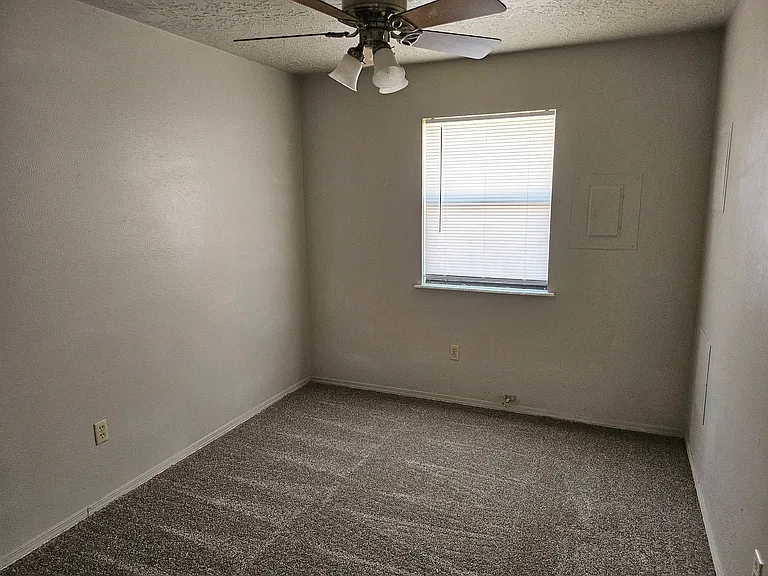 1549 Arizona Dr — Photo 6