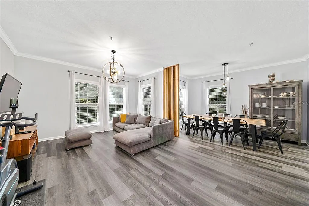 2 bed, 2.0 bath, 1234 sqft, $2,950 — Photo 4