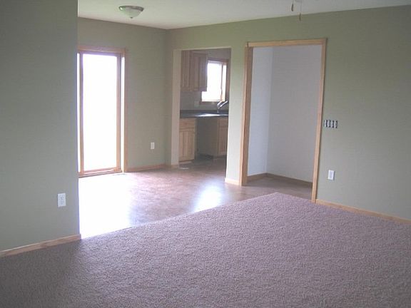 4th image of 204 Blackhawk Dr