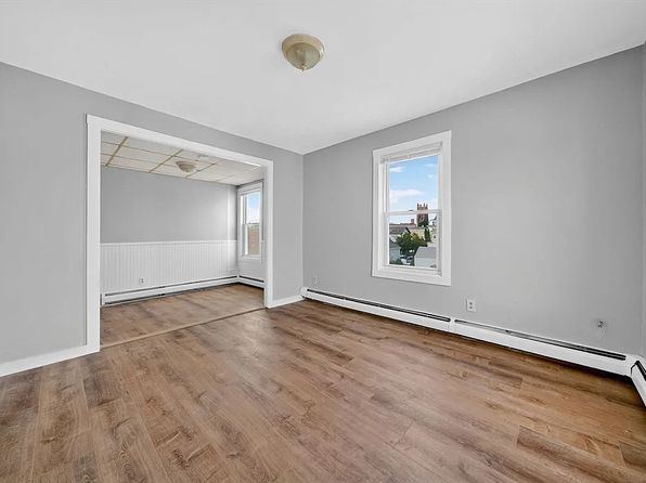 130 High St #3