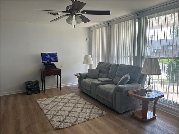 3rd image of 4117 Christianne Ct