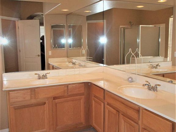 5th image of 951 W Desert Broom Ct