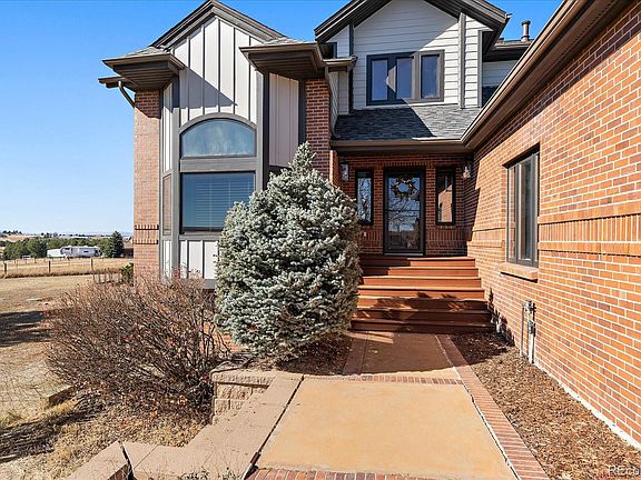 3rd image of 42909 London Way
