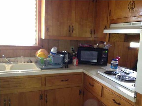 3rd image of 4001 Sycamore Dr NW