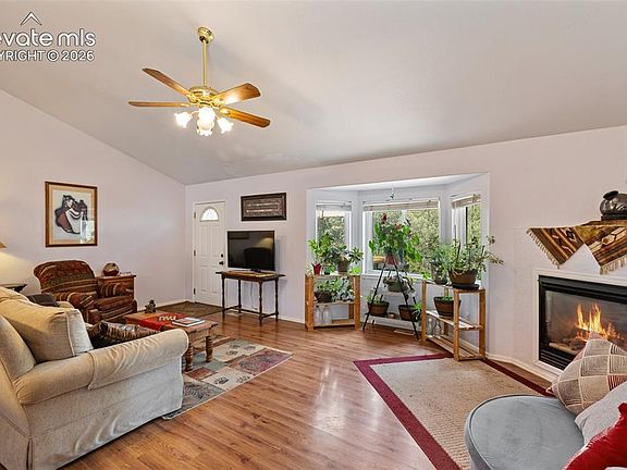 5th image of 1121 Ridge Rd
