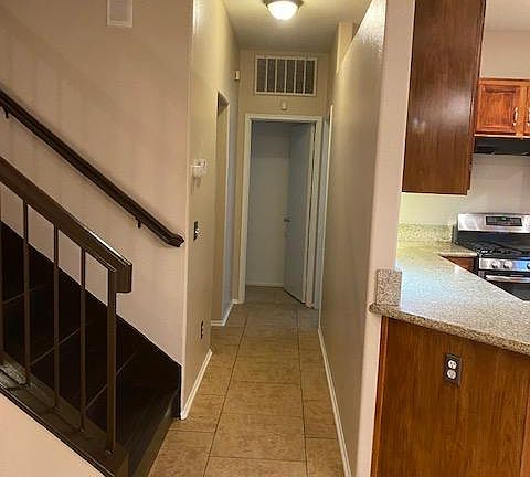 4th image of 5762 Bay Hill Ln