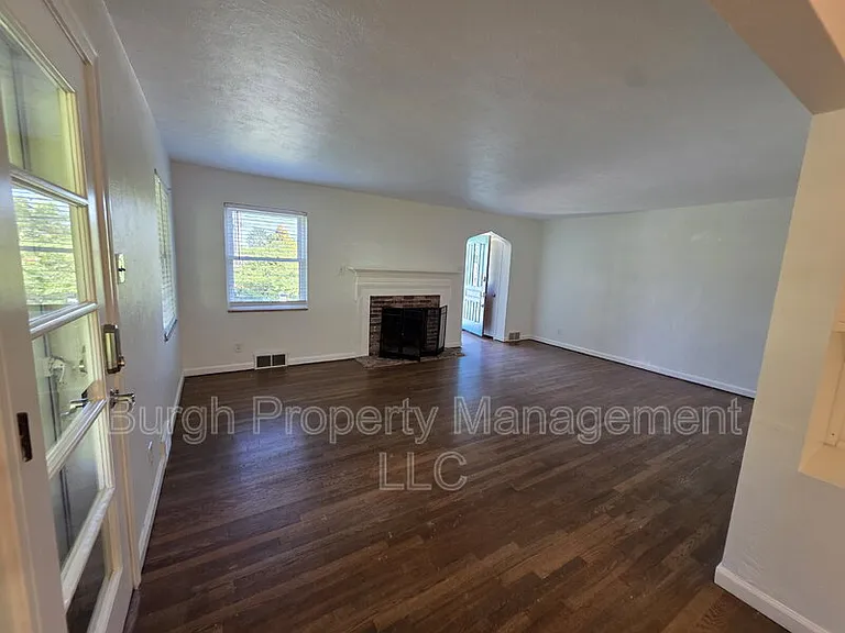 300 Maxwell Dr — Photo 11