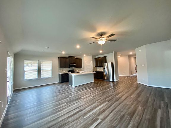 2nd image of 431 Ellwood Terrace Ln
