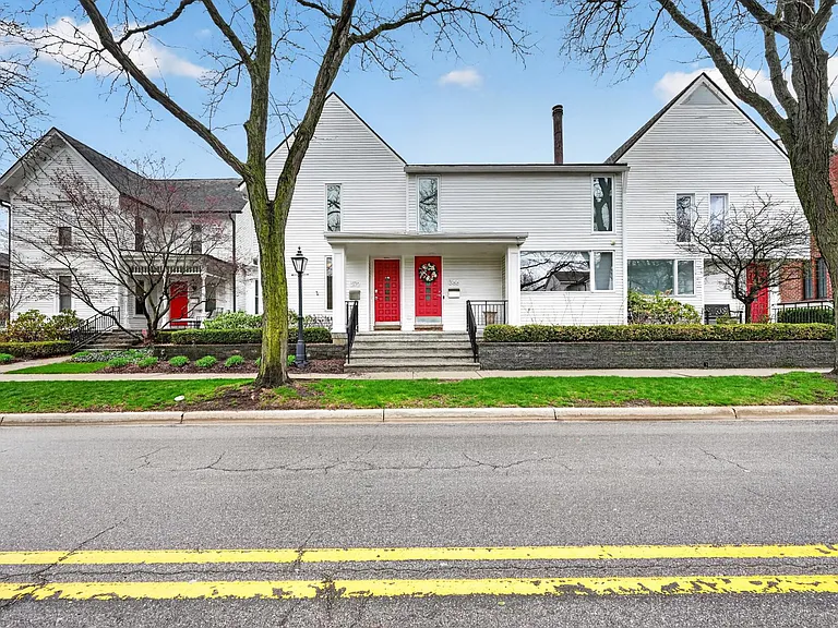 372 W Brown St #3 — Photo 41