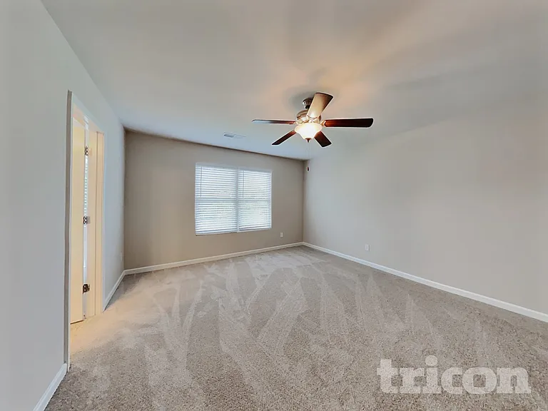 142 Daisy Cir — Photo 8