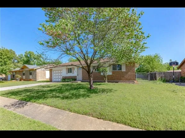 600 Meadowlake Dr, Noble, OK 73068