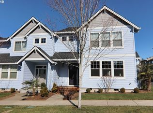 37975 Cascadia Village Dr, Sandy, OR 97055