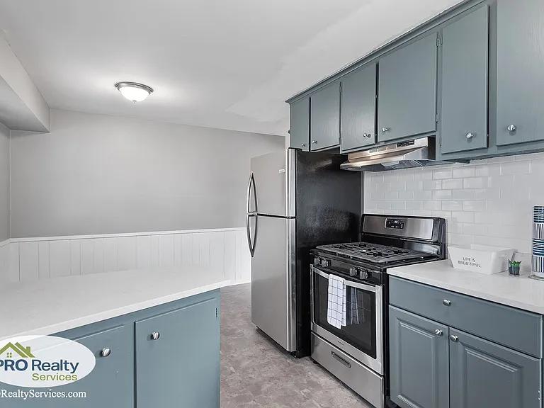 431 Egret Blvd NW — Photo 2