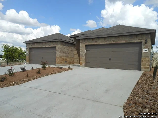 113 Joanne Cv — Photo 3