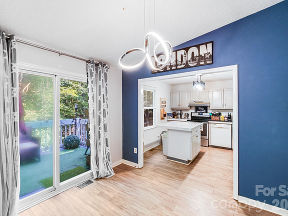 3rd image of 2116 Bon Villa Way