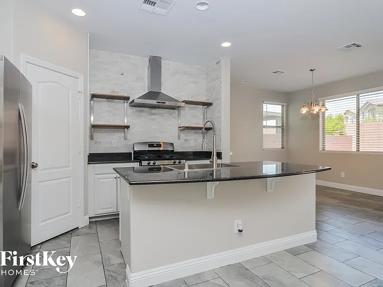 5439 Funks Grove Ln — Photo 6