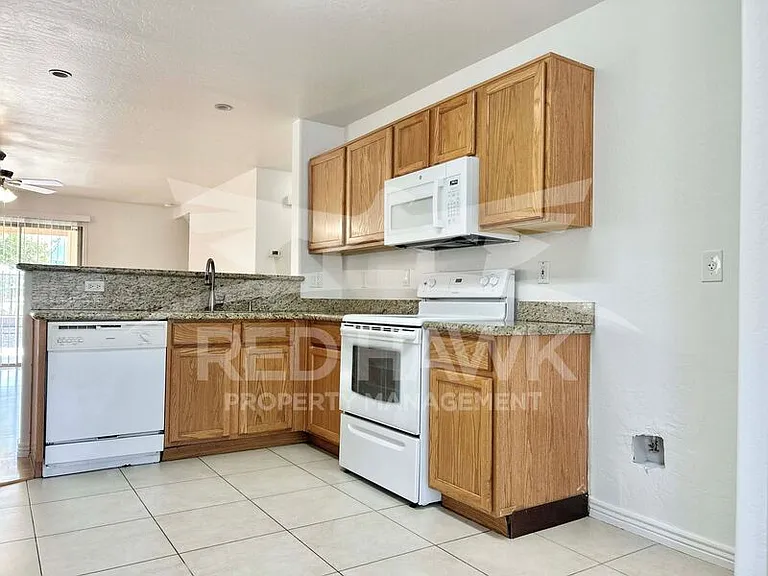 3106 S 100th Ln — Photo 5