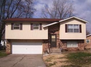 3294 Robin Dr, Decatur, IL 62526