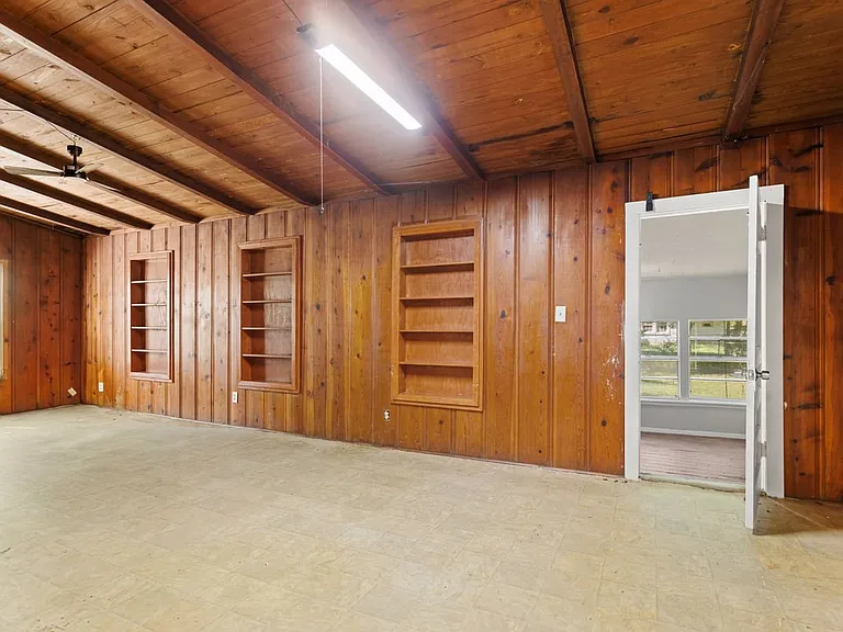 802 W Navasota St — Photo 10