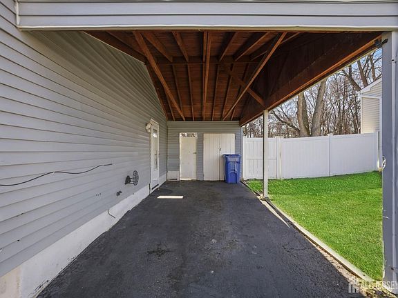 4th image of 14 Andover Rd