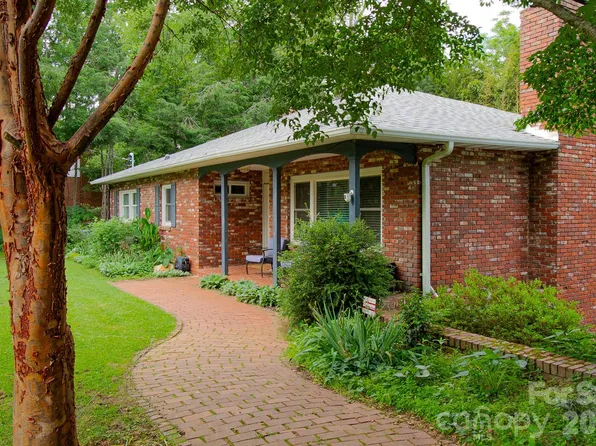 36 Clarendon Rd, Asheville, NC 28806