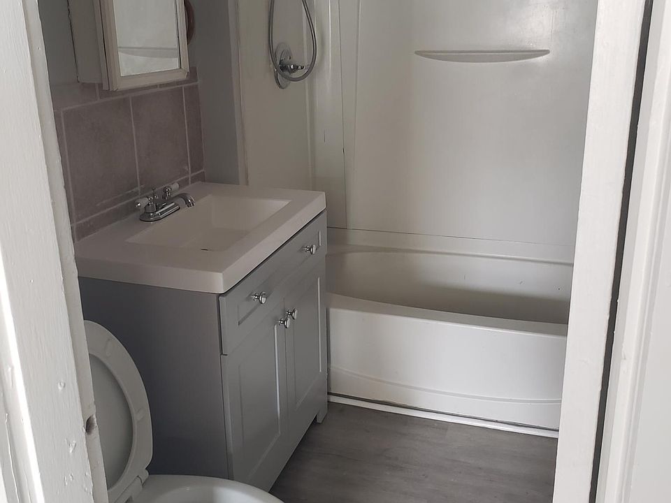 1st image of 31 Vermont St #2