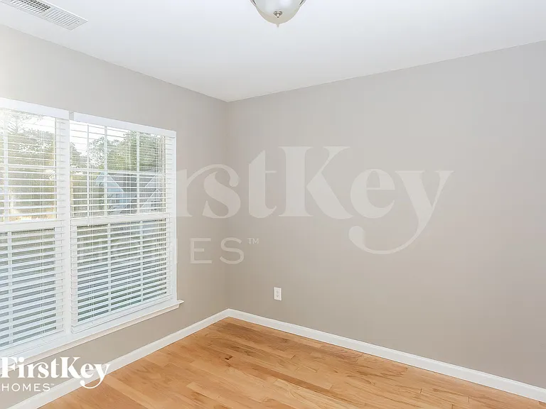 111 Vance Crescent Dr — Photo 12