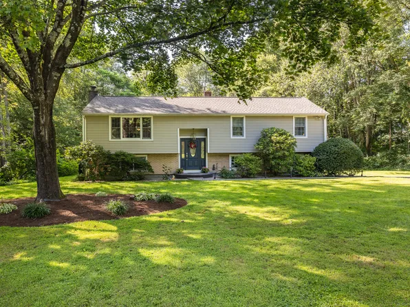 9 Skidmore Lane, Newtown, CT 06482