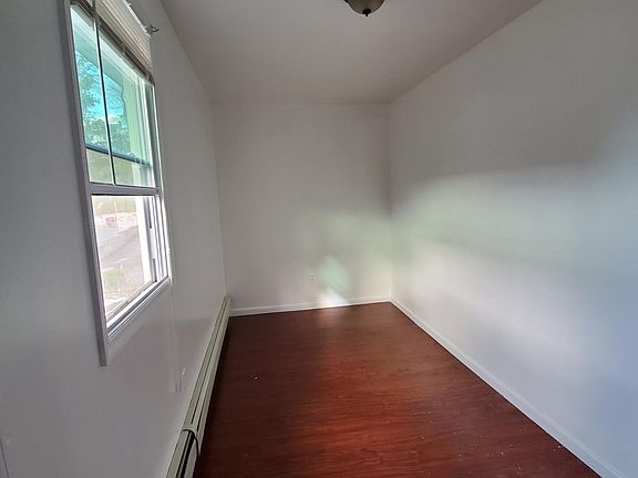 Bedroom 2. It Looks narrow but its 9*15