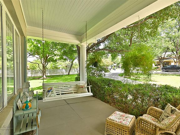 5th image of 602 Amarillo St
