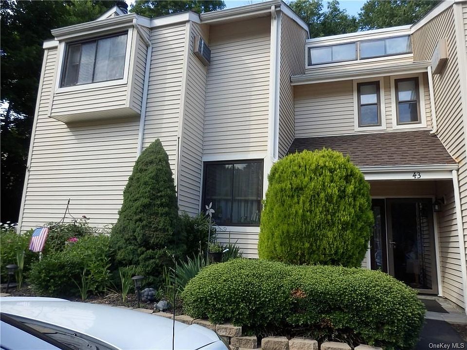 1st image of 43 Woodland Trl