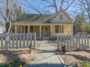 2517 Maple St, East Pt, GA