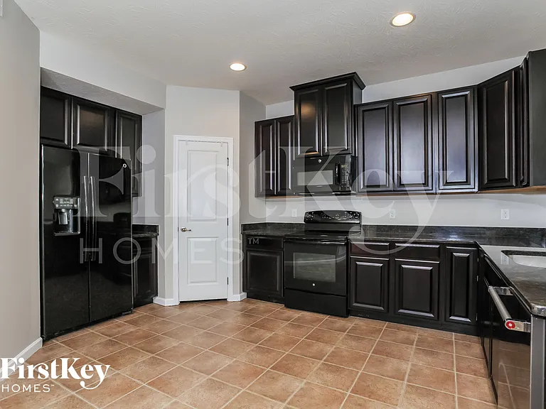 5222 River Ridge Dr — Photo 4