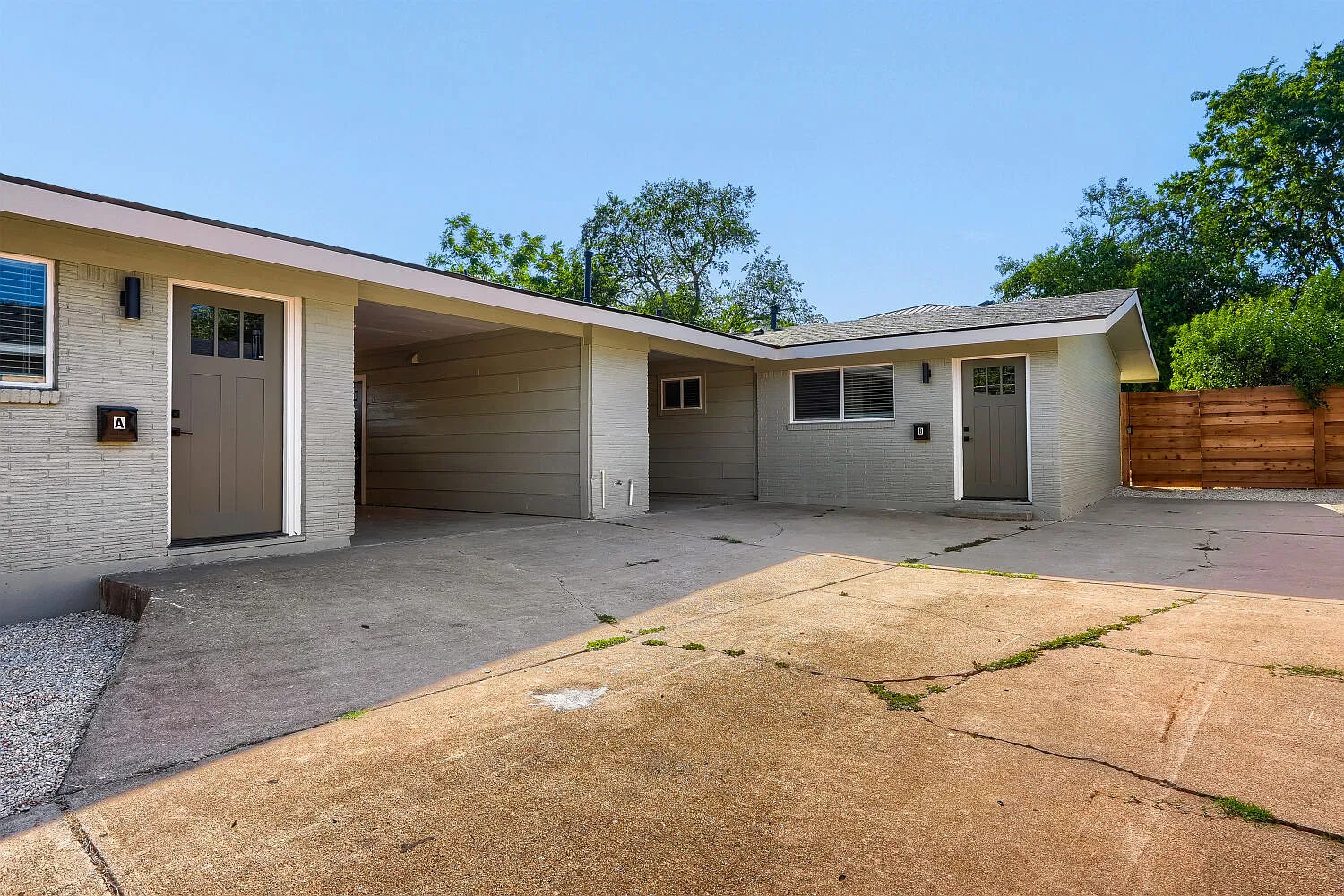 2 bed, 874 sqft, $1,995 — Photo 2