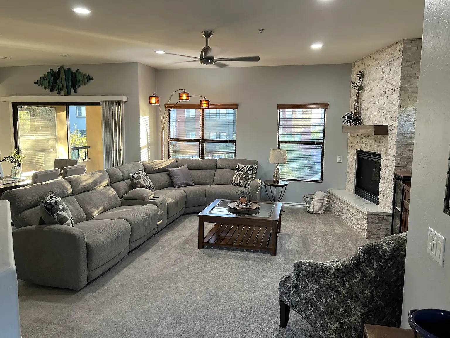 3 bed, 1697 sqft, $3,200 — Photo 2
