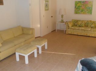 2010 Golf Club Dr APT 3, Palm Springs, CA 92264