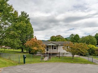 132 Joan Ann Dr, Elizabethton, TN 37643