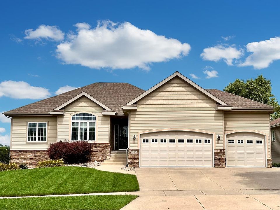 1st image of 303 N Ridge Dr