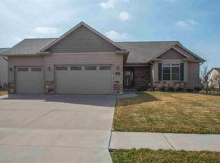 1919 E 61st Cir, Davenport, IA