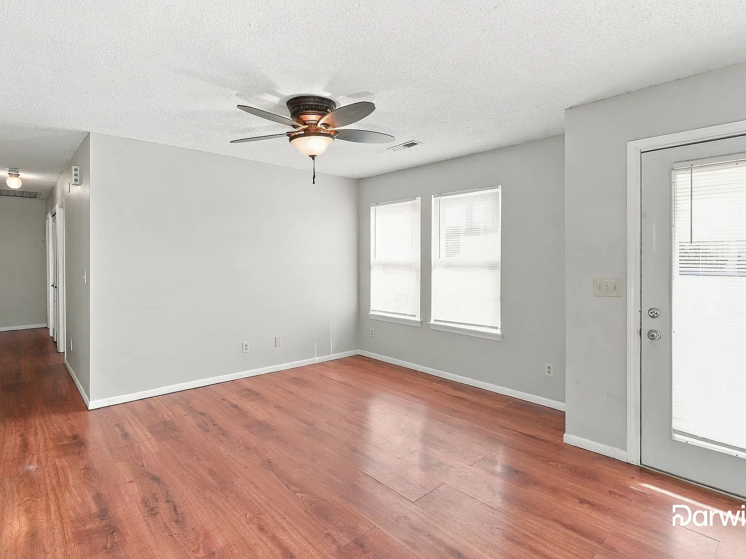 3 bed, 1.0 bath, 1097 sqft, $1,460 — Photo 3