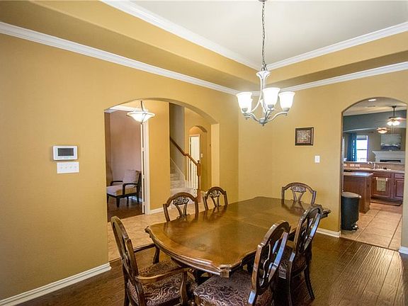 3rd image of 6604 Aster Ct