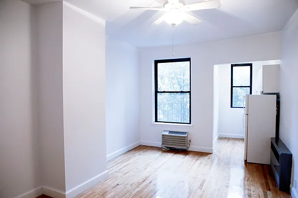 Sold by Compass | media 1