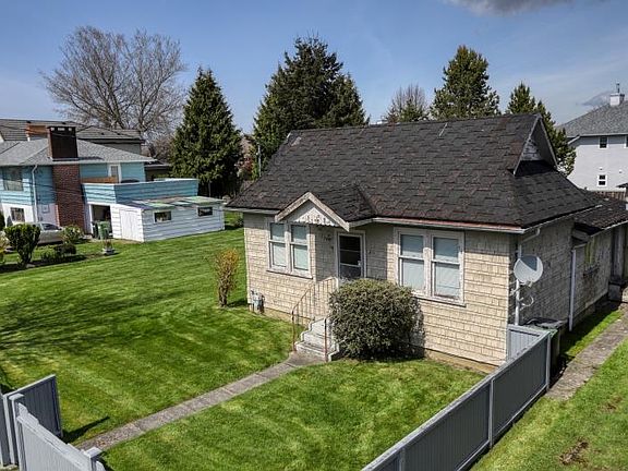 2nd image of 5211 Maple Rd