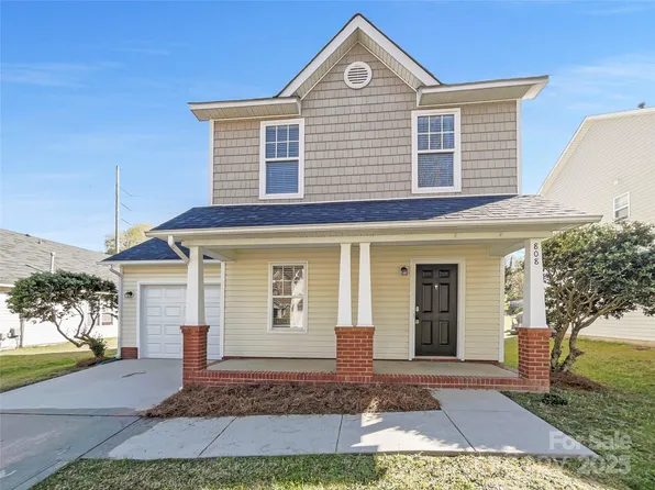808 Raindrops Rd, Gastonia, NC 28054