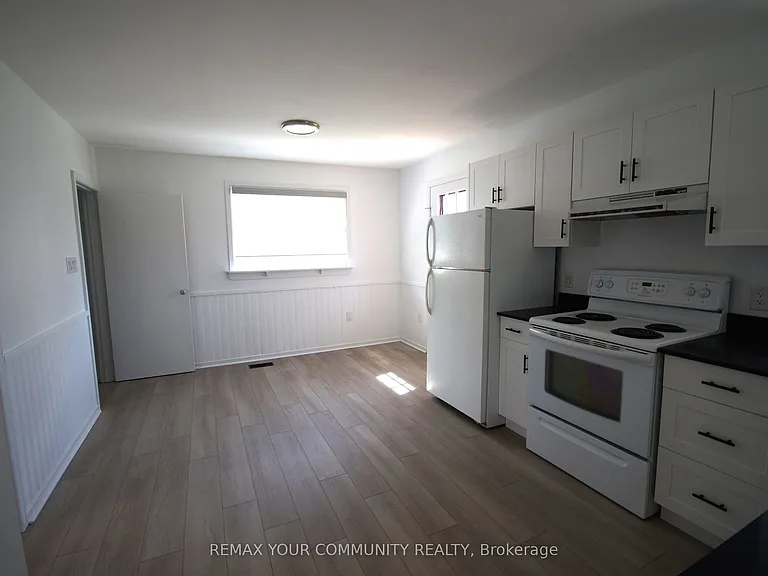 40 Burkholder St — Photo 8