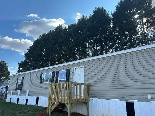 3220 Sutton Ln, Claremont, NC 28610