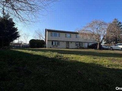 4 Xenia, Mount Sinai, NY, 11766