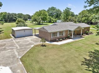 1609 Guilliot Rd, Youngsville, LA 70592
