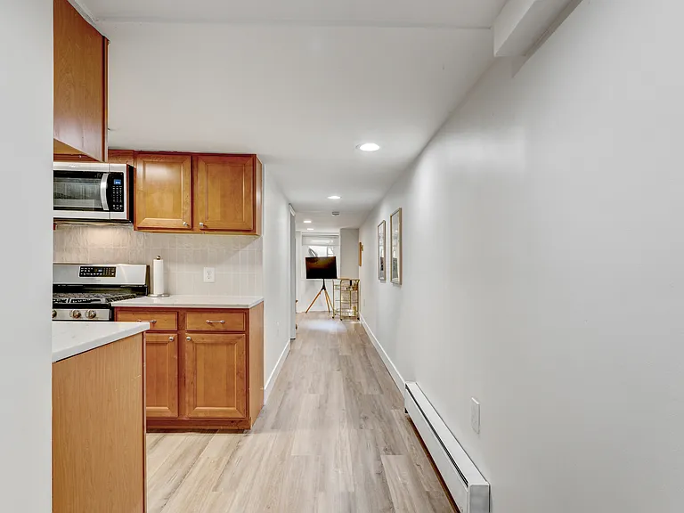 1002 C St NE #B — Photo 9
